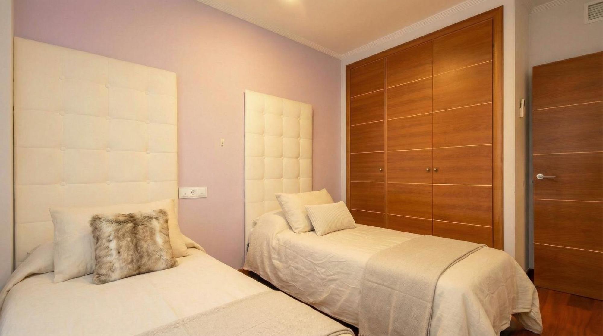 Luxury Apt In Plaza De Espana - Free Parking — Photos 1
